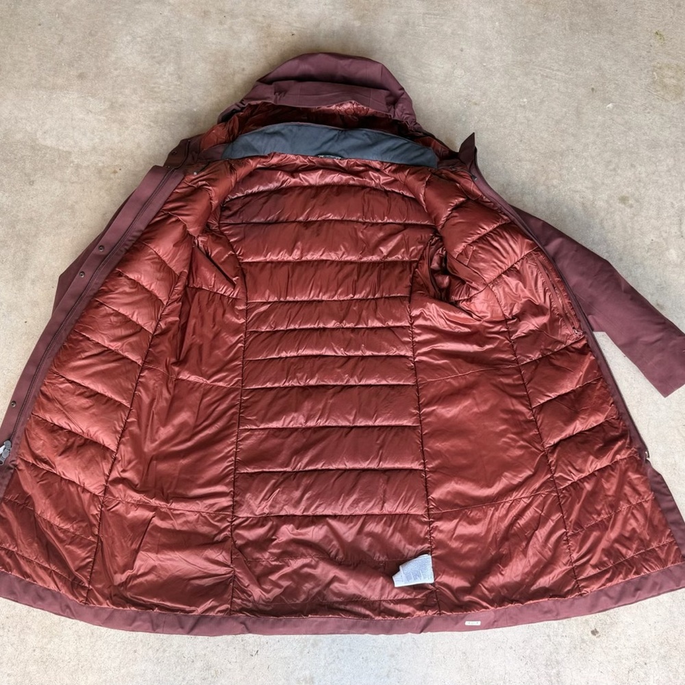Arc'teryx Women's Patera Parka Gore-Tex Down Insulated in Deep Burgundy Flux - Picture 6 of 11